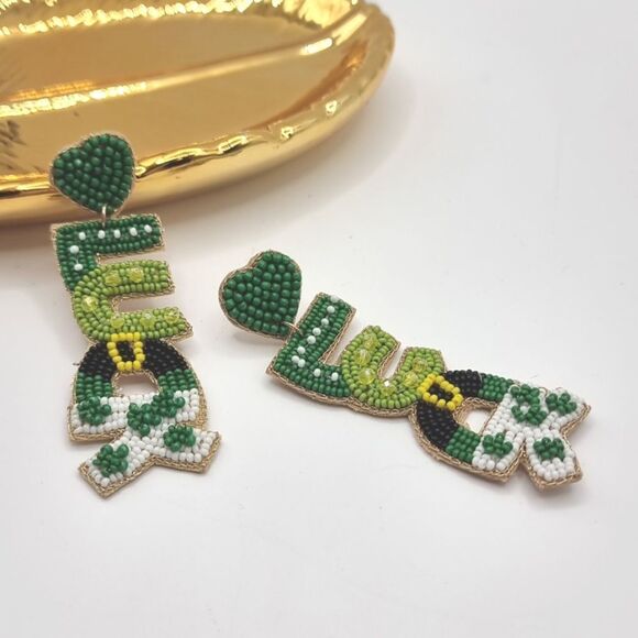 New LUCK graphic bling sead beed St Patty's day earrings - Picture 5 of 9